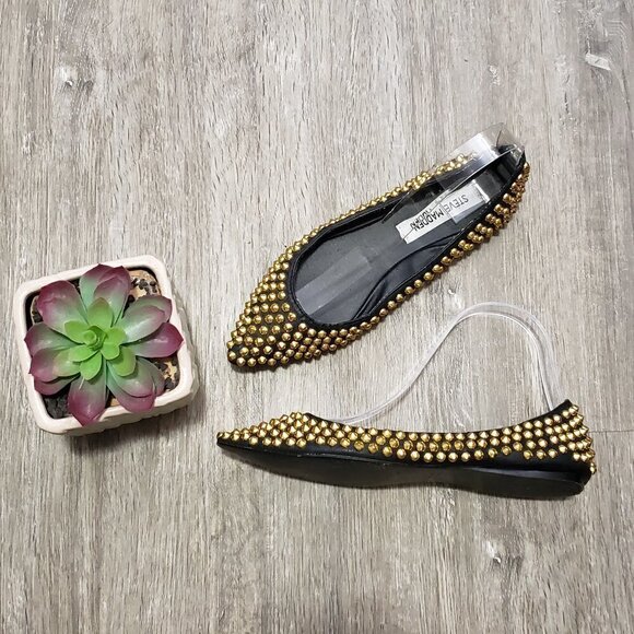 Steve Madden * Extraa Black & Gold Studded Flats 6 - Picture 2 of 12